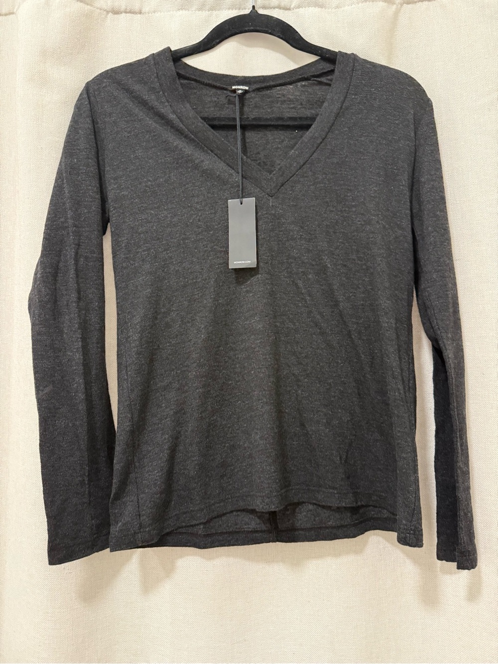 NWT Monrow Textured Tri-Blend Fitted Long Sleeve V Neck Tee black size M